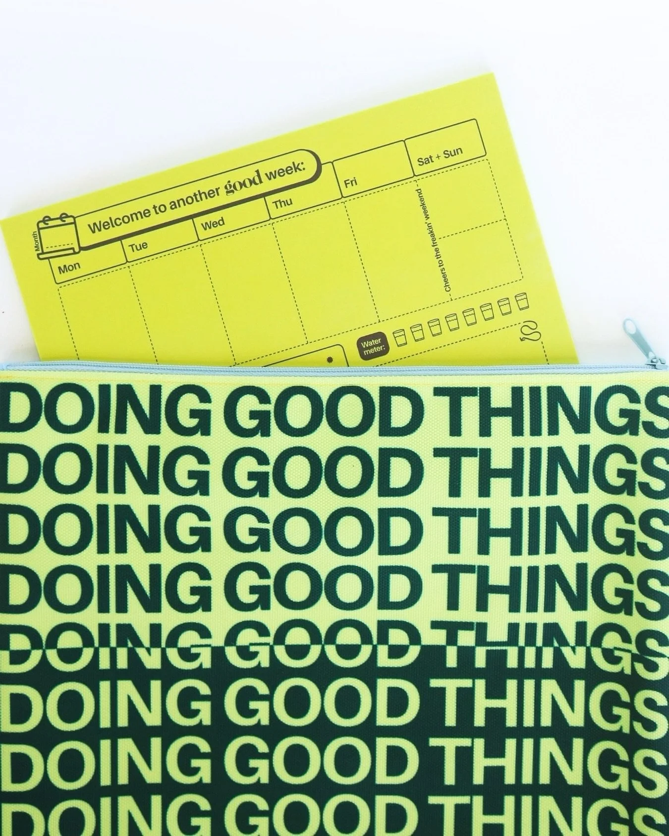 Doing good things😌 
Keep organized with a custom weekly notepad and full color pouch🗒️💚