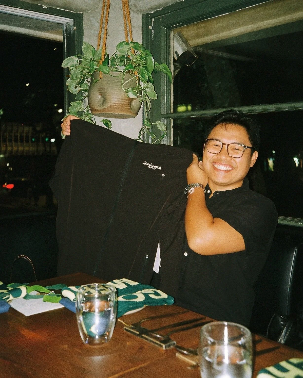 Highlights from our last team dinner🫶🏽
⠀⠀⠀⠀⠀⠀⠀⠀⠀
At the end of 2025 our team was gifted some high end sweaters and mini knit totes 👀 Just a lil way to show employee appreciation.
⠀⠀⠀⠀⠀⠀⠀⠀⠀
🍽️ Thank you @naturewaikiki for hosting us