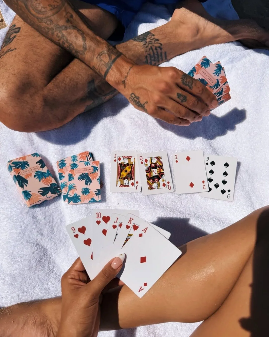 Our friends at @laylowwaikiki get it right every time. 💙🩷
We work with them to curate high-utility, highly visual pieces for their on-site lobby shop.
From poolside playing card decks to their signature rubber ducks, every piece feels intentional, 