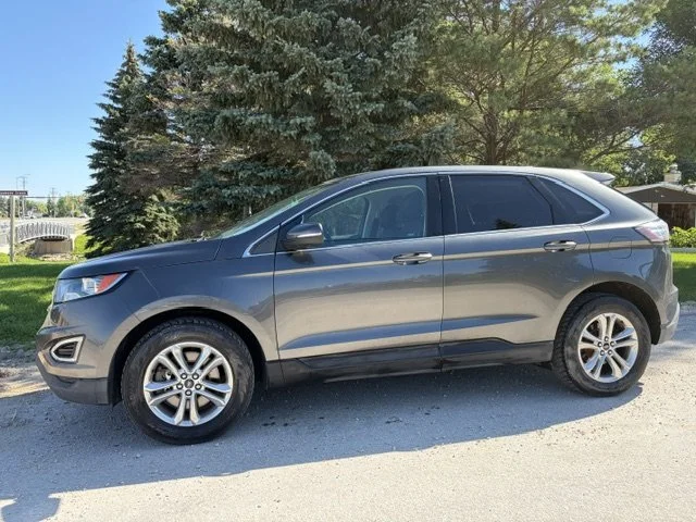 SOLD! 2016 Ford Edge SEL w/ low KM