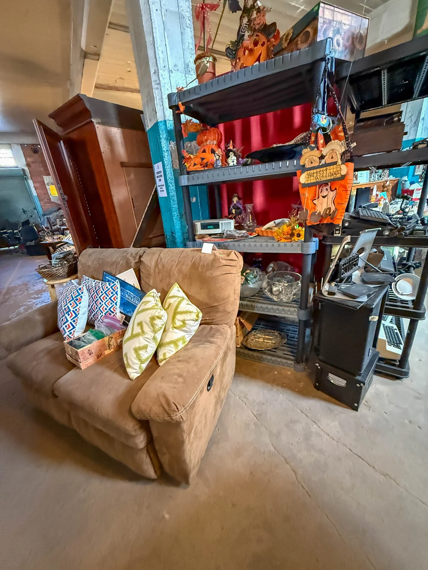 ROCO December 2025 Warehouse Sale-20251211-0054.jpg