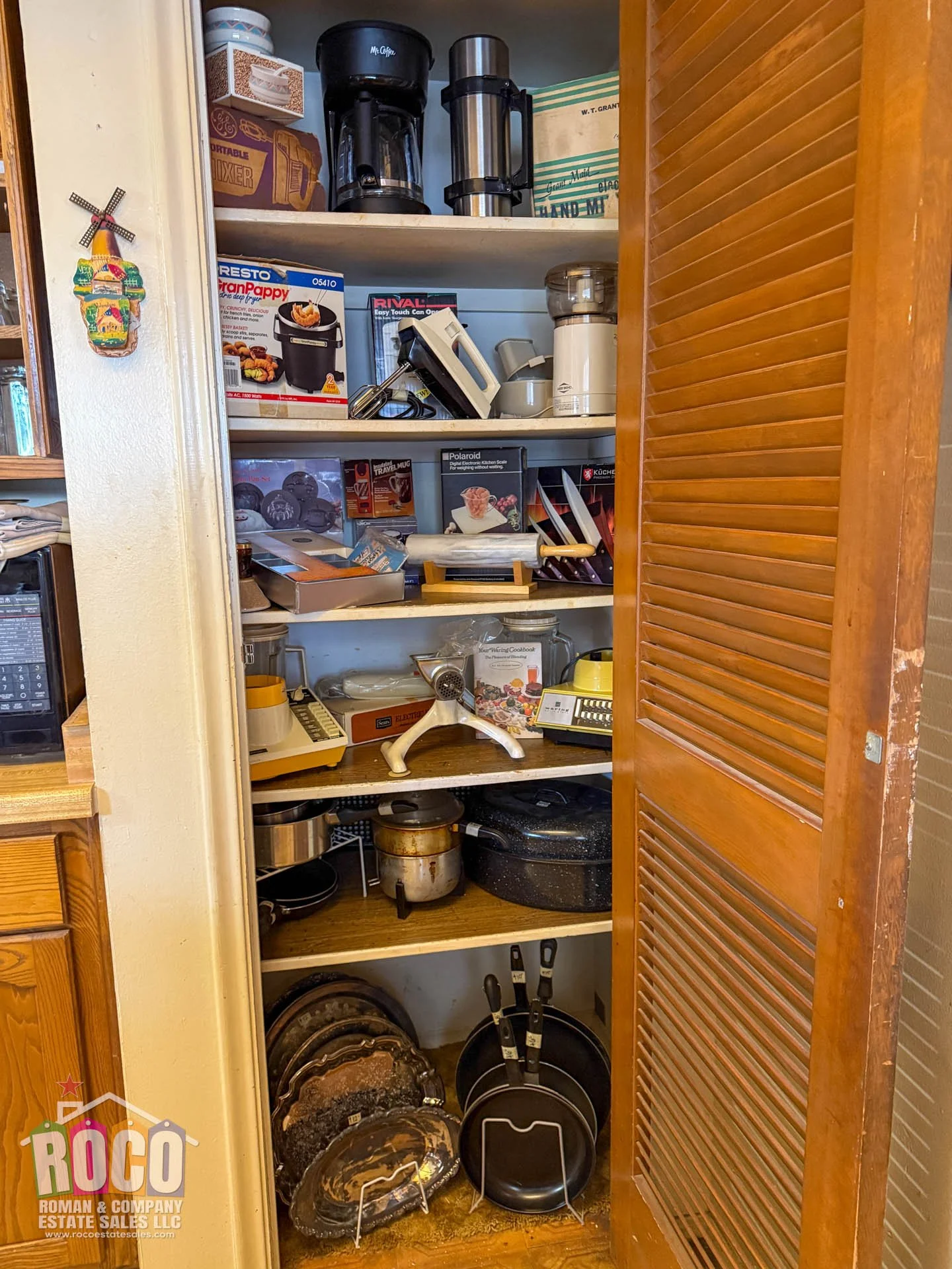 Indoor-ROCO Estate Sale - 9872 Vandenburg EPTX 79924-20260625-0018.jpg