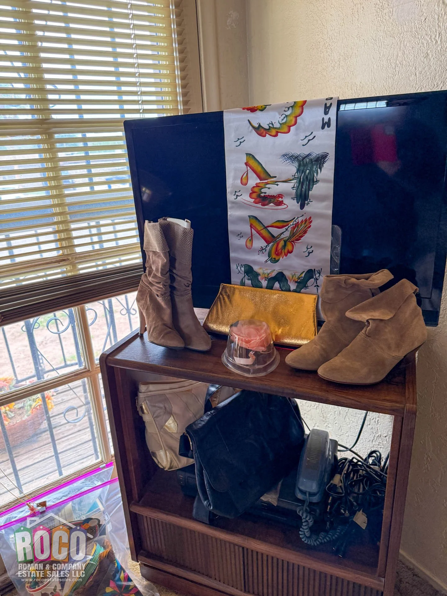 Indoor-ROCO Estate Sale - 9872 Vandenburg EPTX 79924-20260625-0069.jpg