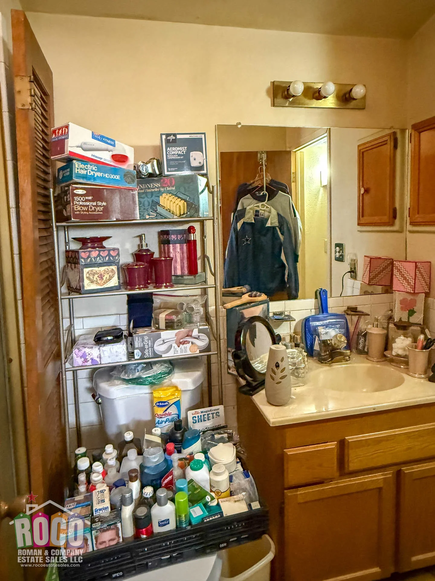 Indoor-ROCO Estate Sale - 9872 Vandenburg EPTX 79924-20260625-0072.jpg