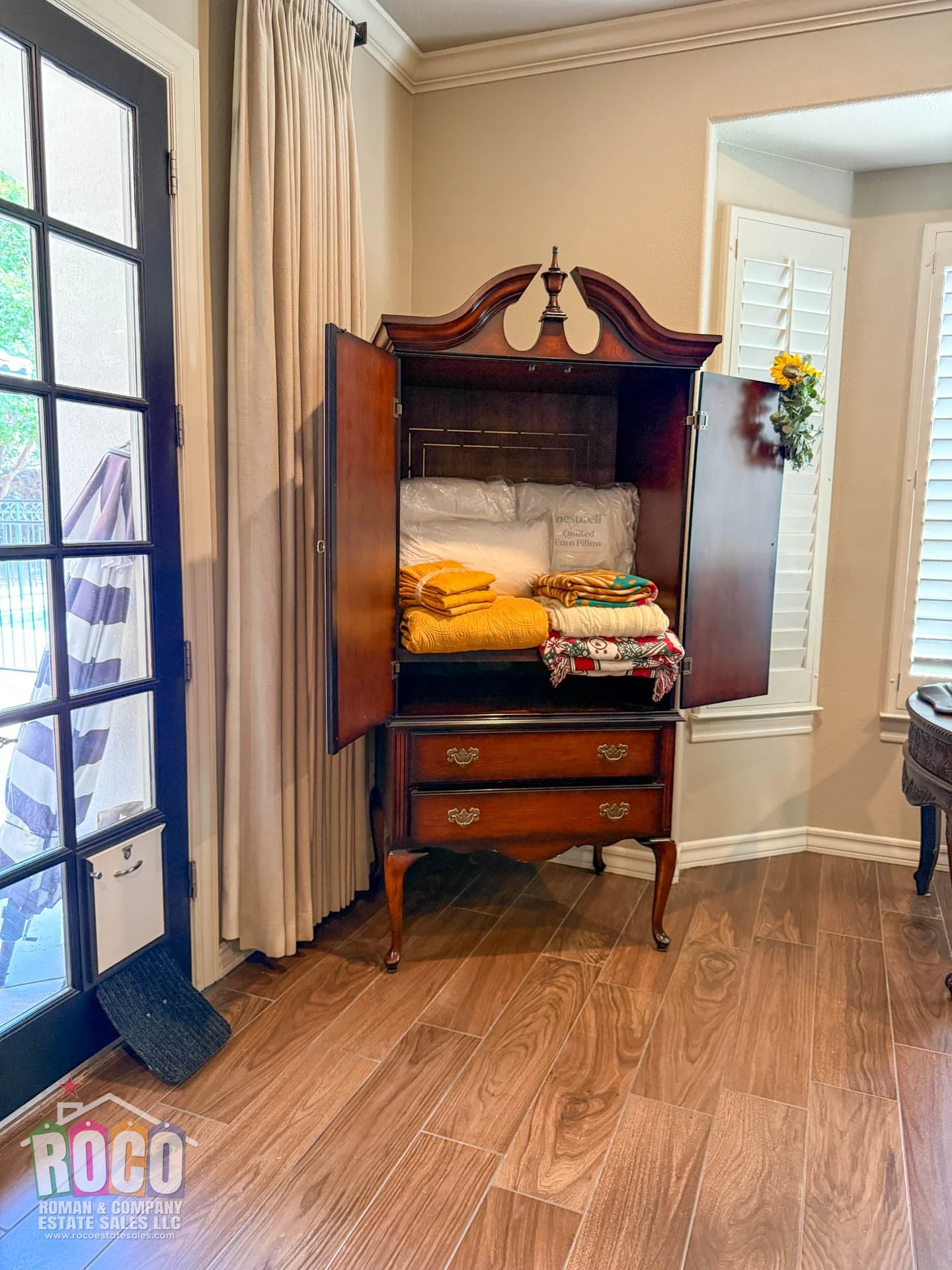 ROCO Estate Sale - 725 Woodfield Dr EPTX 79932-20260722-0076.jpg
