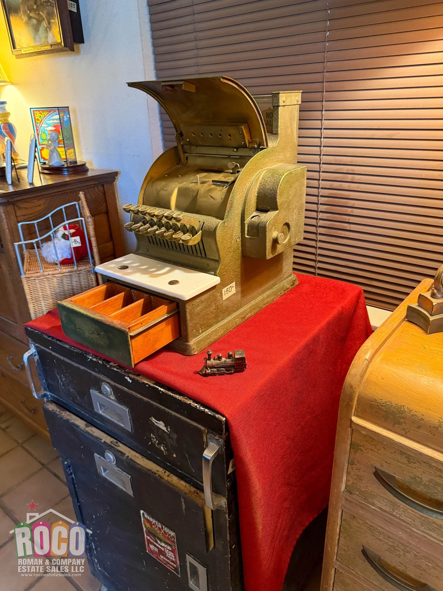 ROCO Estate Sale - 2112 Woodfin EPTX 79925-20260730-0024.jpg