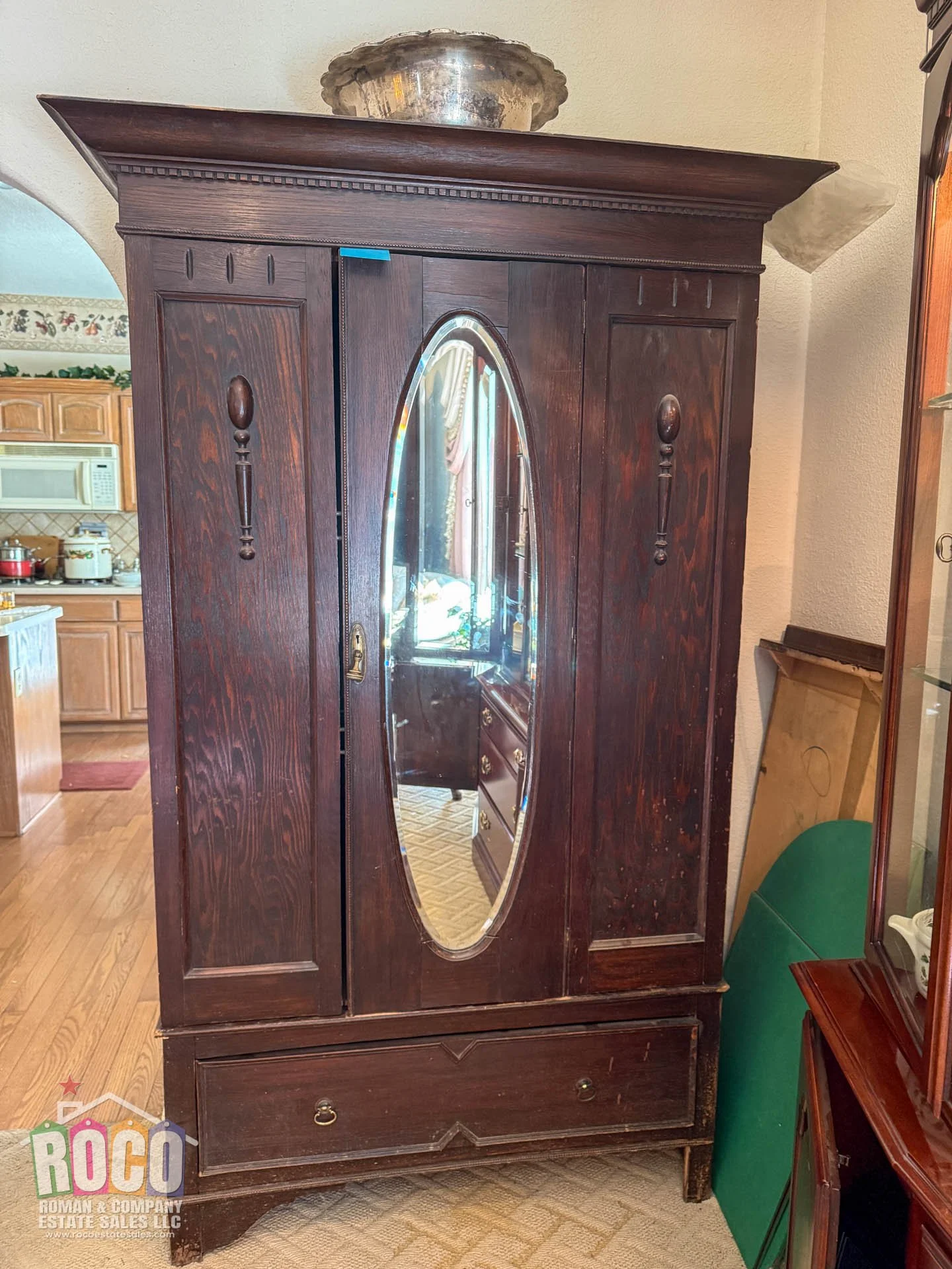 ROCO Estate Sale - 4571 Weeping Willow EPTX 79922-20261001-0010.jpg
