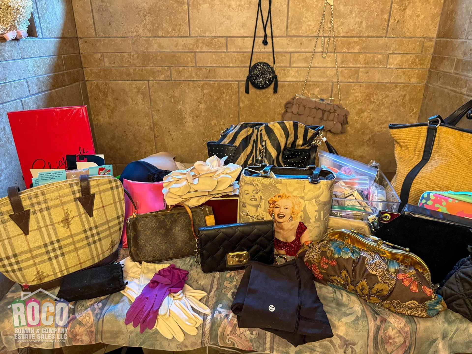 ROCO Estate Sales - 860 Hempstead Dr - EPTX 79912-20261022-0063.jpg