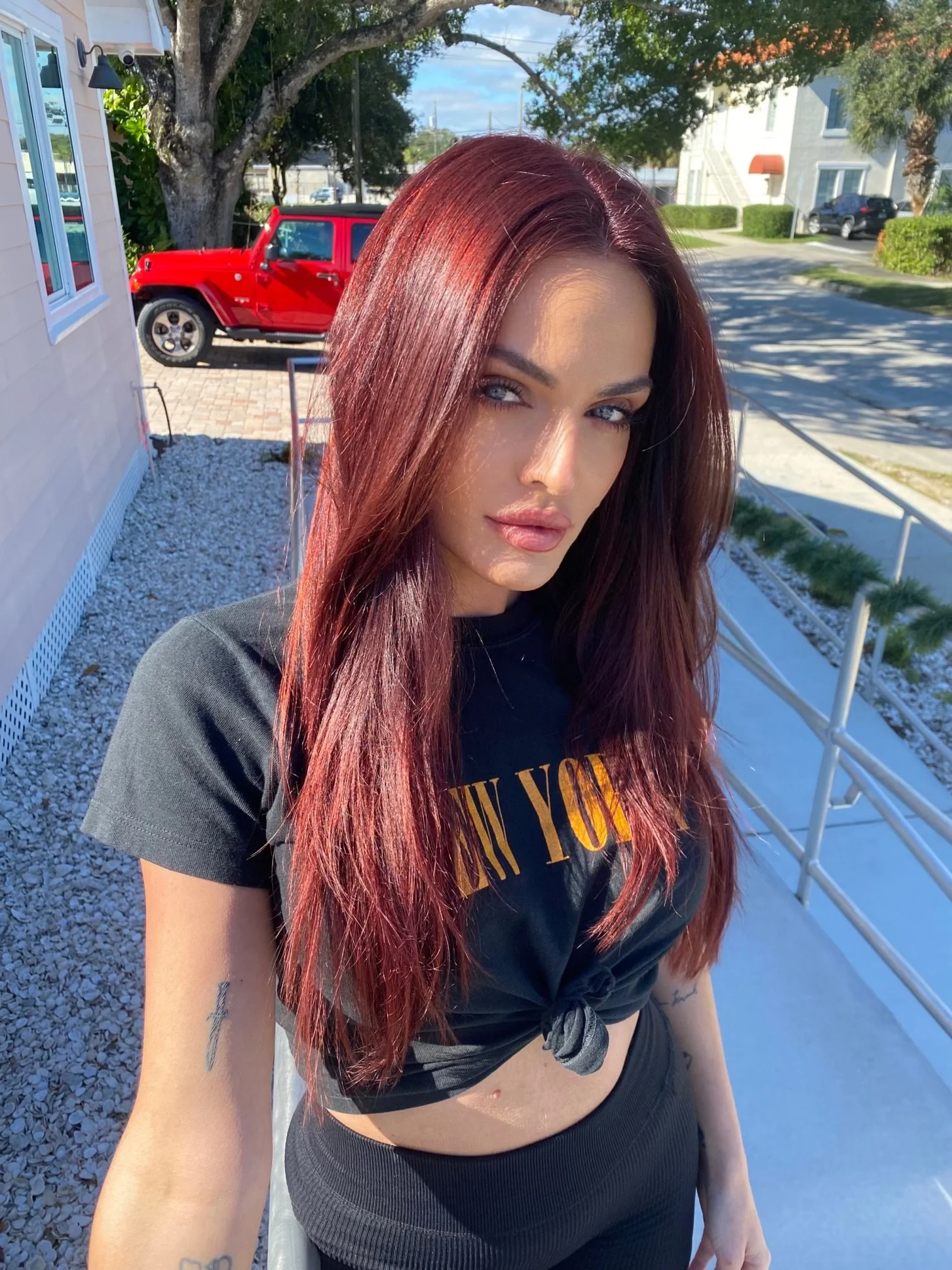 dark red head color