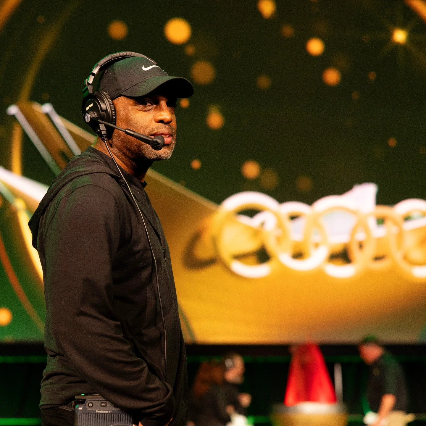 No one likes to work on their birthday. But if you have to, you wanna work with people you genuinely enjoy. Shout to my #howardhanna marketing family.  Monday I was  inundated with Birthday calls, texts and social messages.  A real blessing to feel t