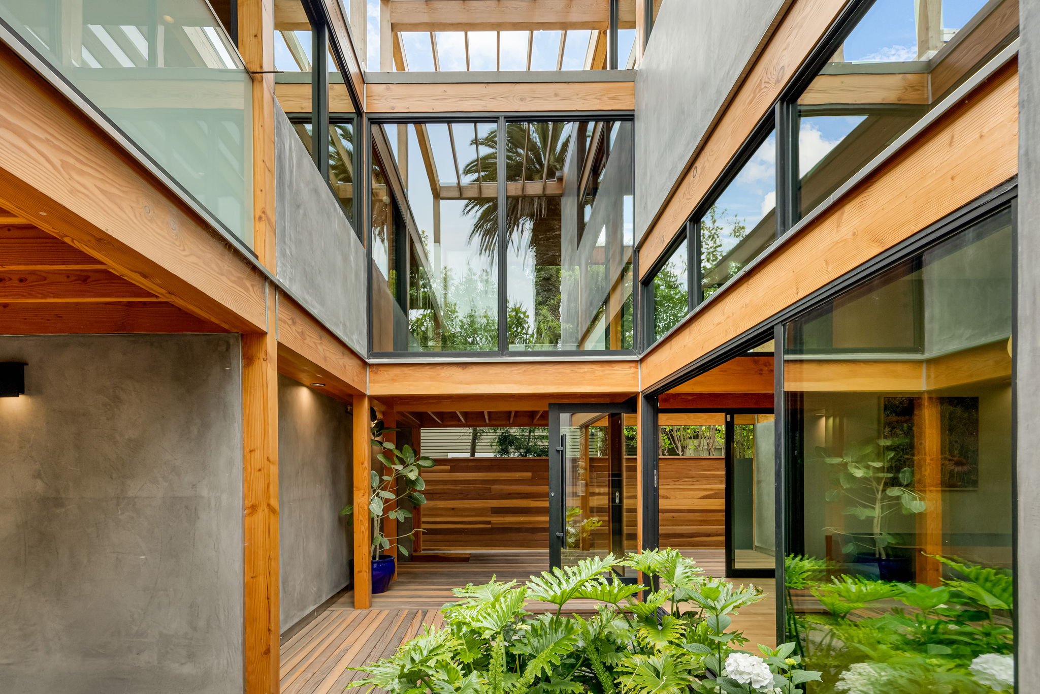 THE TREE HOUSE | Venice Beach, Los Angeles