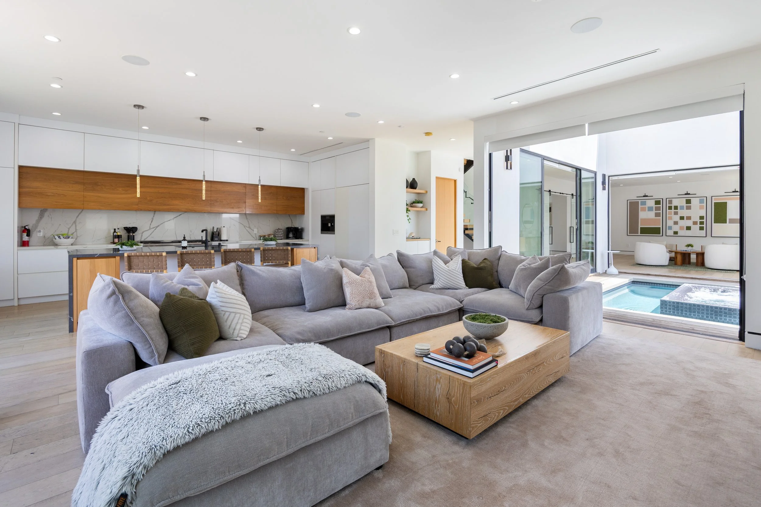 LivingRoom3.jpg