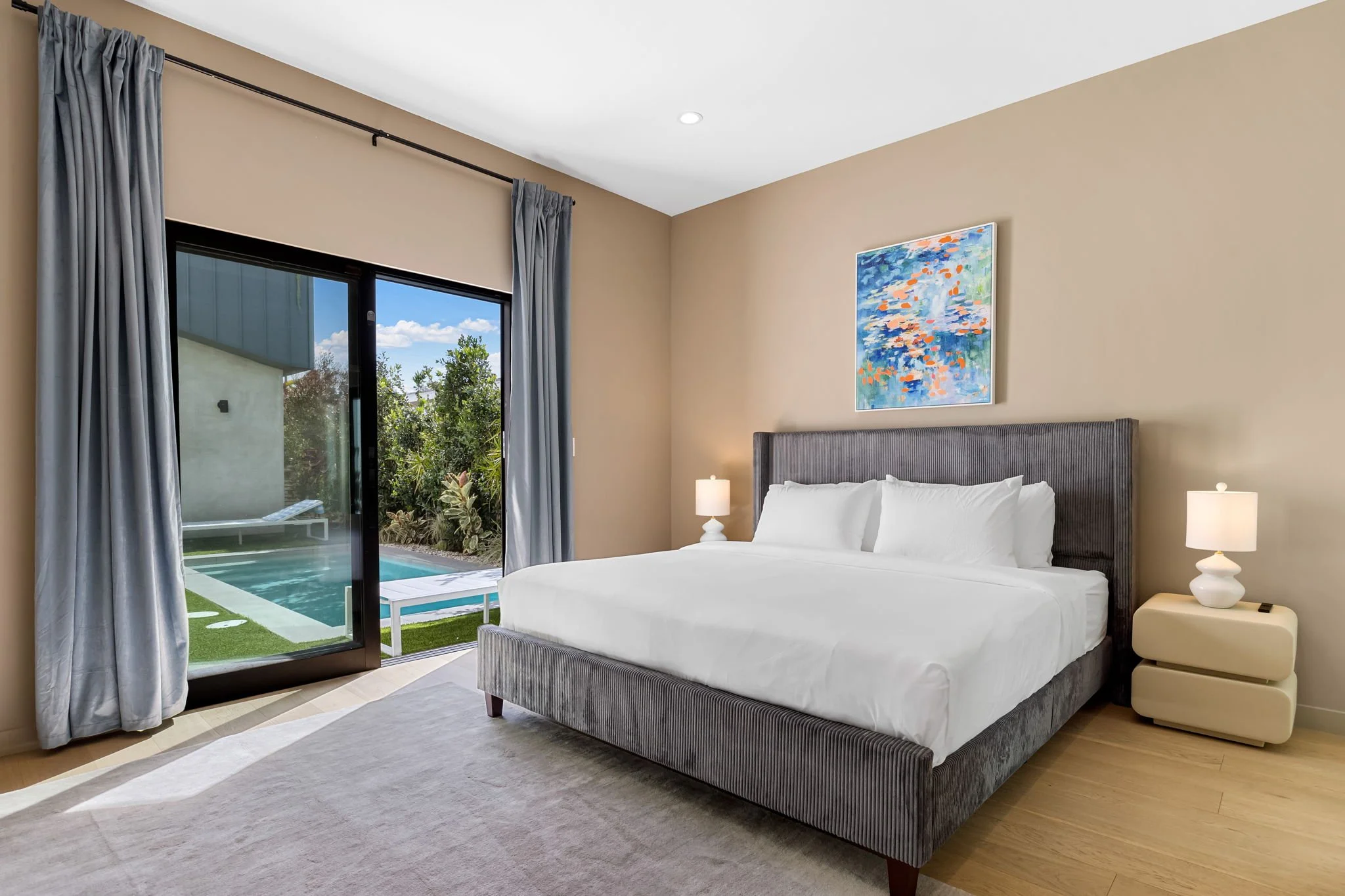 Downstairs Bed 2.jpg