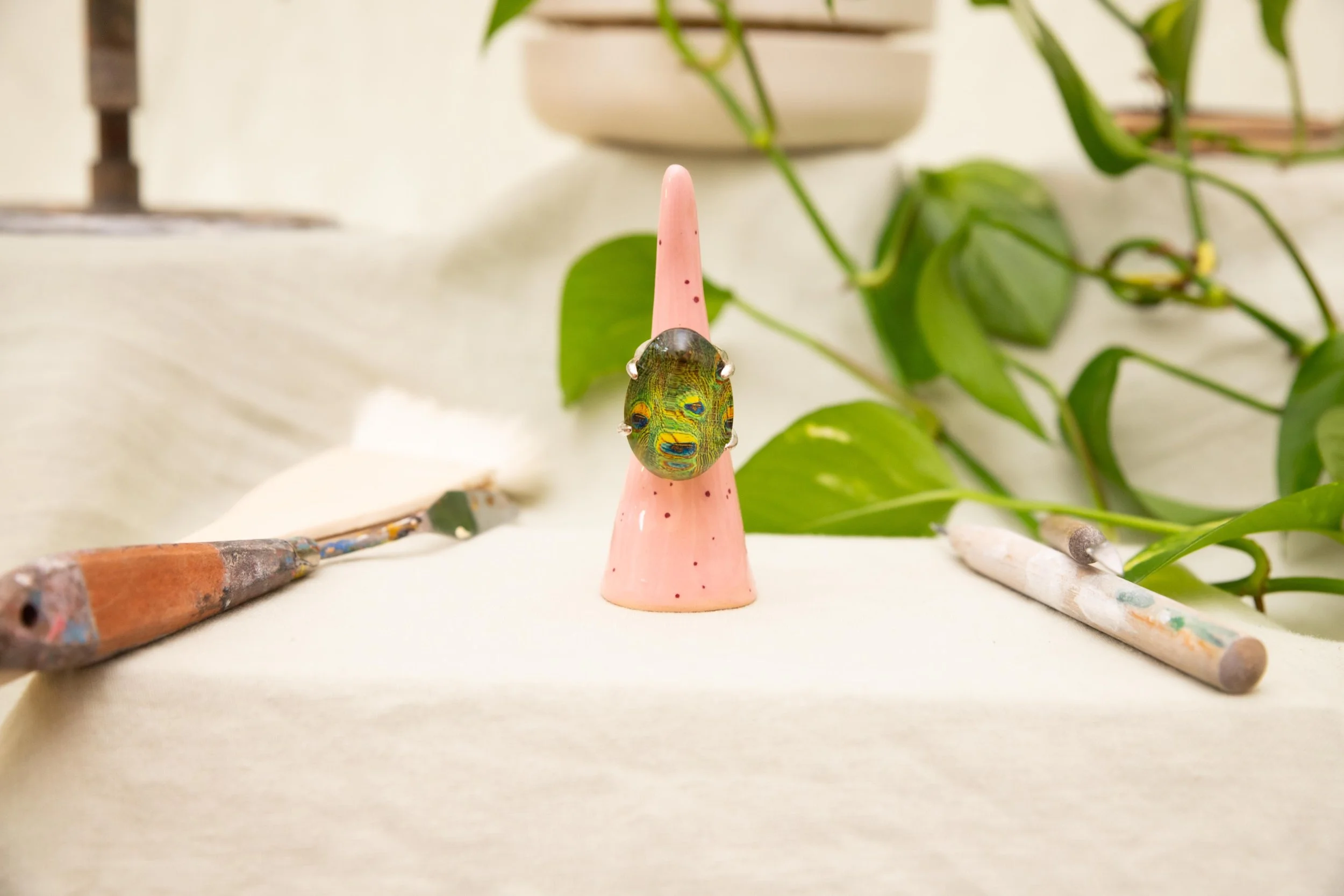 Pink Speckled Ring Throne