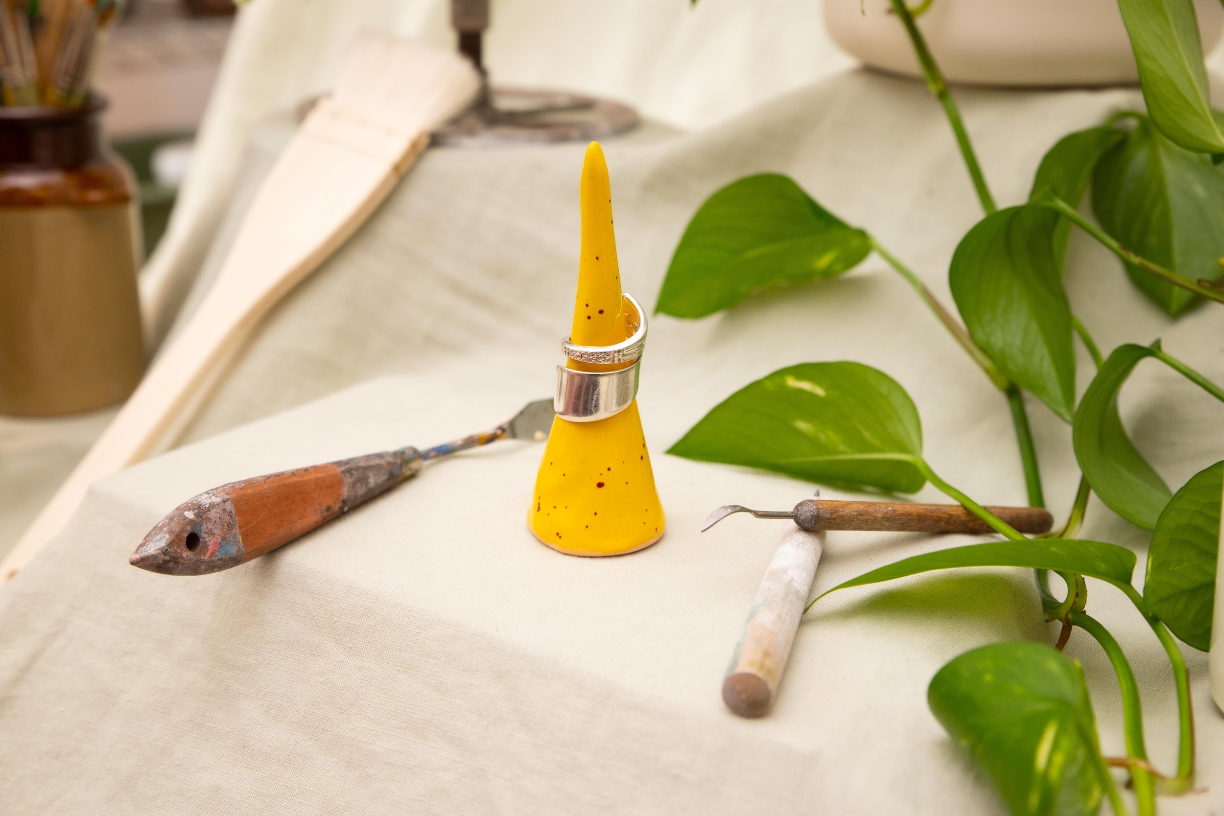 Yellow Speckled Ring Throne