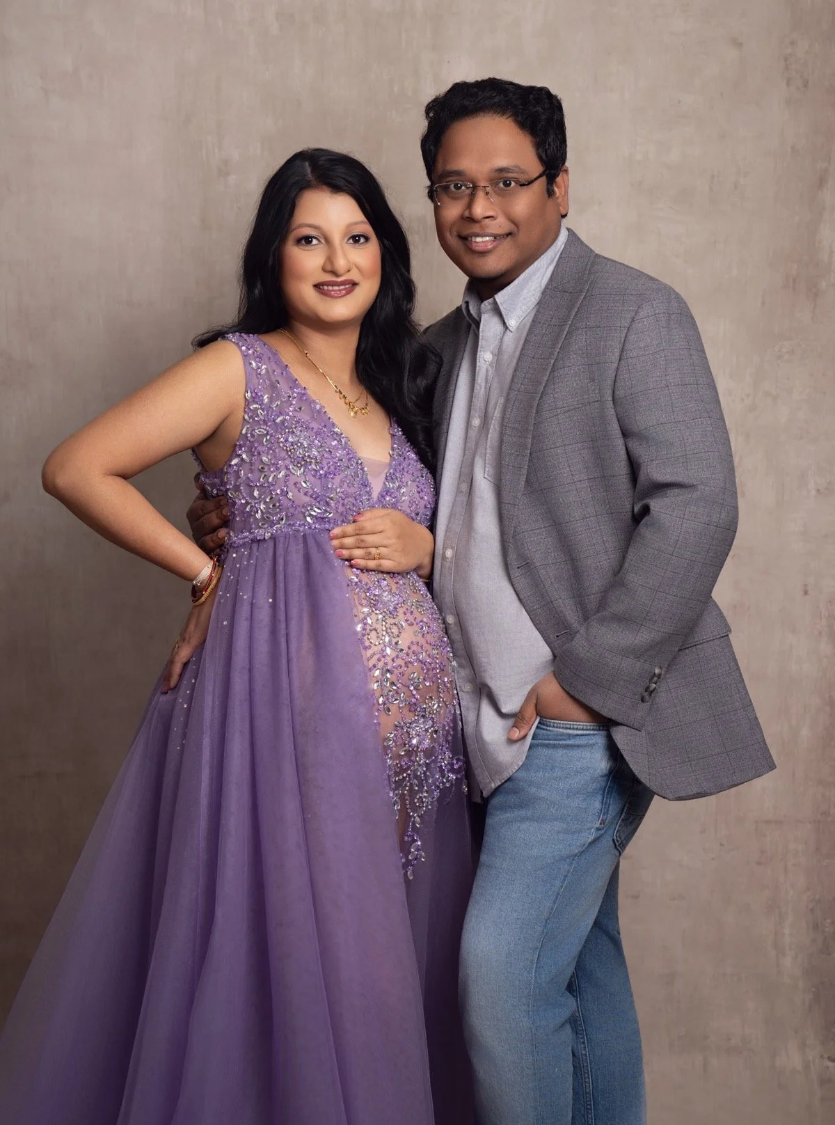 A quiet kind of love, growing into a whole new world 🤍
Luxury maternity portraits for couples who want to remember this season beautifully. DM me your due date to start planning.