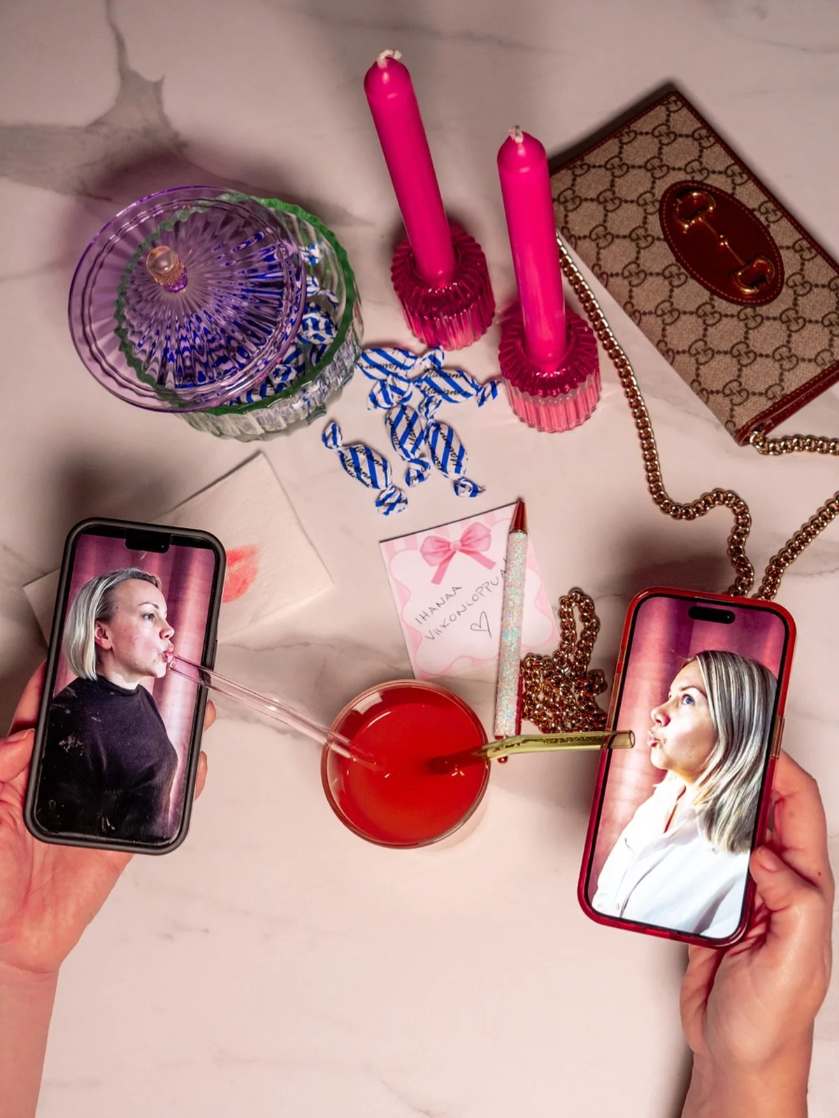 Pillit vinkumaan ja konttori kiinni 🥤💻
Viikonloppu alkaa ja suunta on selv&auml; &ndash; Helsinki, me tullaan!

Me haetaan inspiraatiota, kohtaamisia ja ehk&auml; v&auml;h&auml;n vahvistusta sille fiilikselle, ett&auml; kaiken voi rakentaa uudestaa