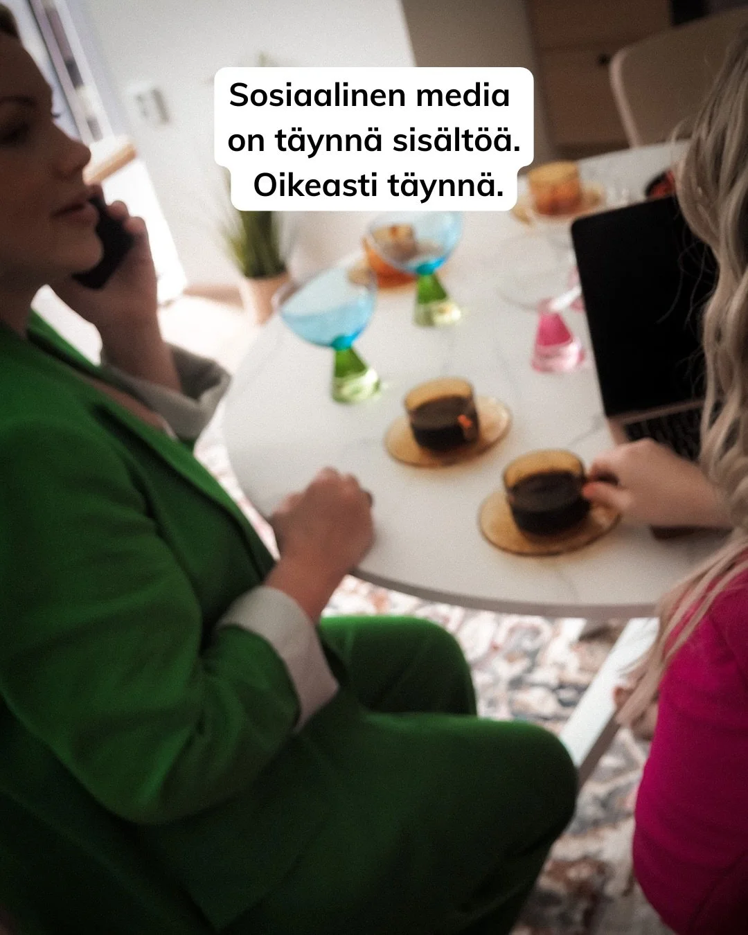 Mill&auml; en&auml;&auml; erottautua, kun some on t&auml;ynn&auml; julkaisuja
ja uusia syntyy joka p&auml;iv&auml; tuhansia lis&auml;&auml;?

👉 Vastaukset l&ouml;ytyy karusellista.

Mit&auml; enemm&auml;n somessa on sis&auml;lt&ouml;&auml;,
sit&auml