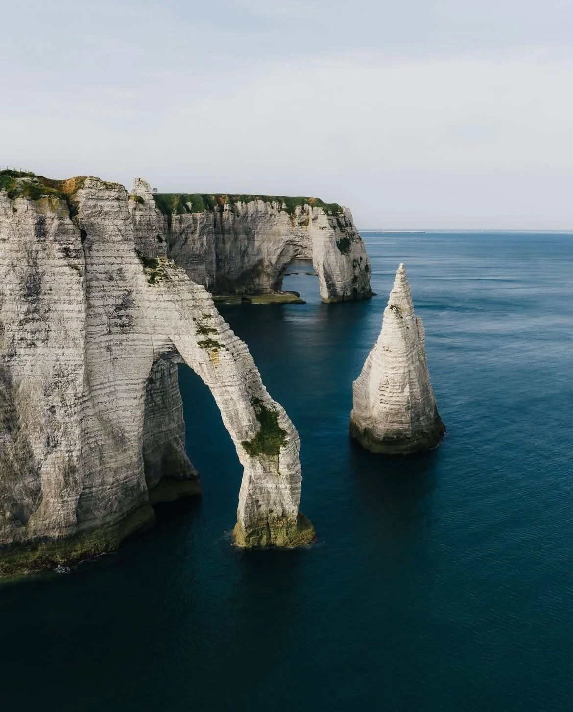 📍&Eacute;tretat vu par nos visiteurs 

Bravo @qventinkrs pour ces magnifiques photos 📷

.

[&Eacute;tretat, falaises d'&Eacute;tretat, mer, village p&ecirc;cheur]