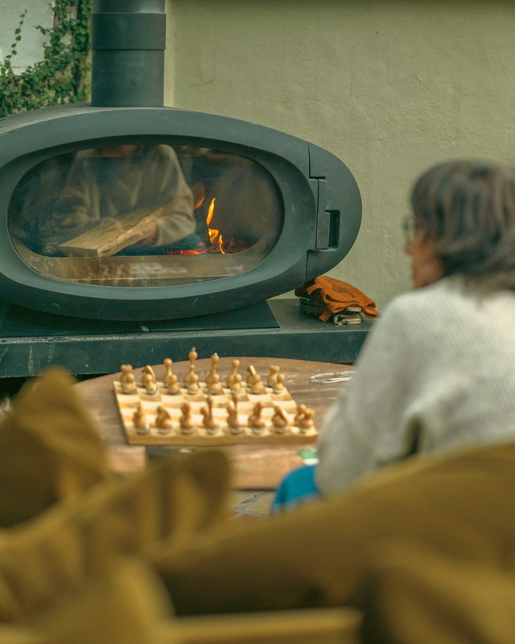 La r&egrave;gle d&rsquo;or au Donjon ? Savourer l&rsquo;instant dans notre Patio ₊˚.🎧 📙✩｡🤎

R&eacute;chauffez-vous pr&egrave;s du feu, d&eacute;gustez une boisson chaude ☕ et laissez-vous tenter par nos jeux &agrave; votre disposition 🎲☕🔥

📷 cr