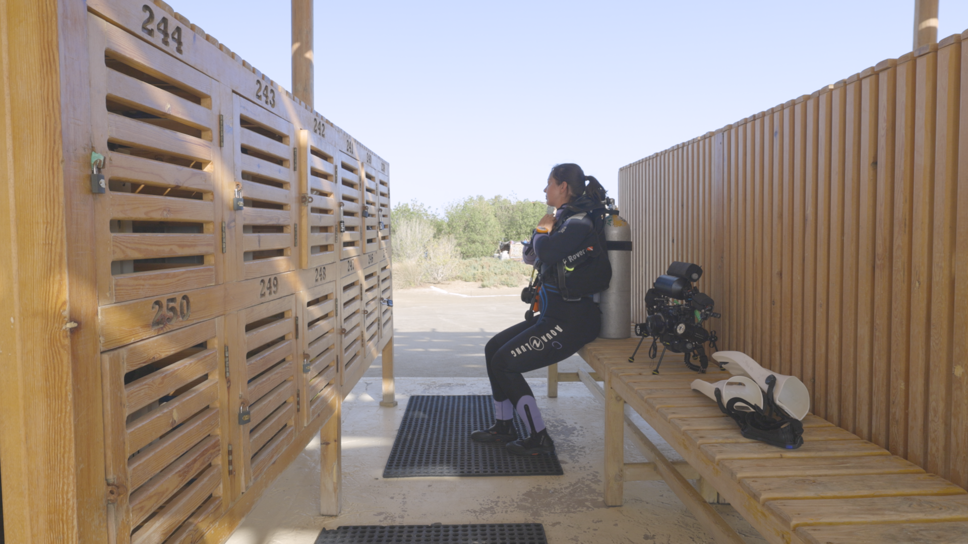 180225 Above Water.00_00_58_11.Still001.png