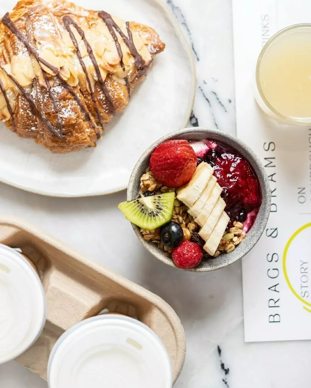 Family time tastes better with brunch! ✨ Come along with the whole family and enjoy a delicious, relaxed meal together. 📲 Make a reservation via our website www.bragsandbrams.com #BragsandBrams