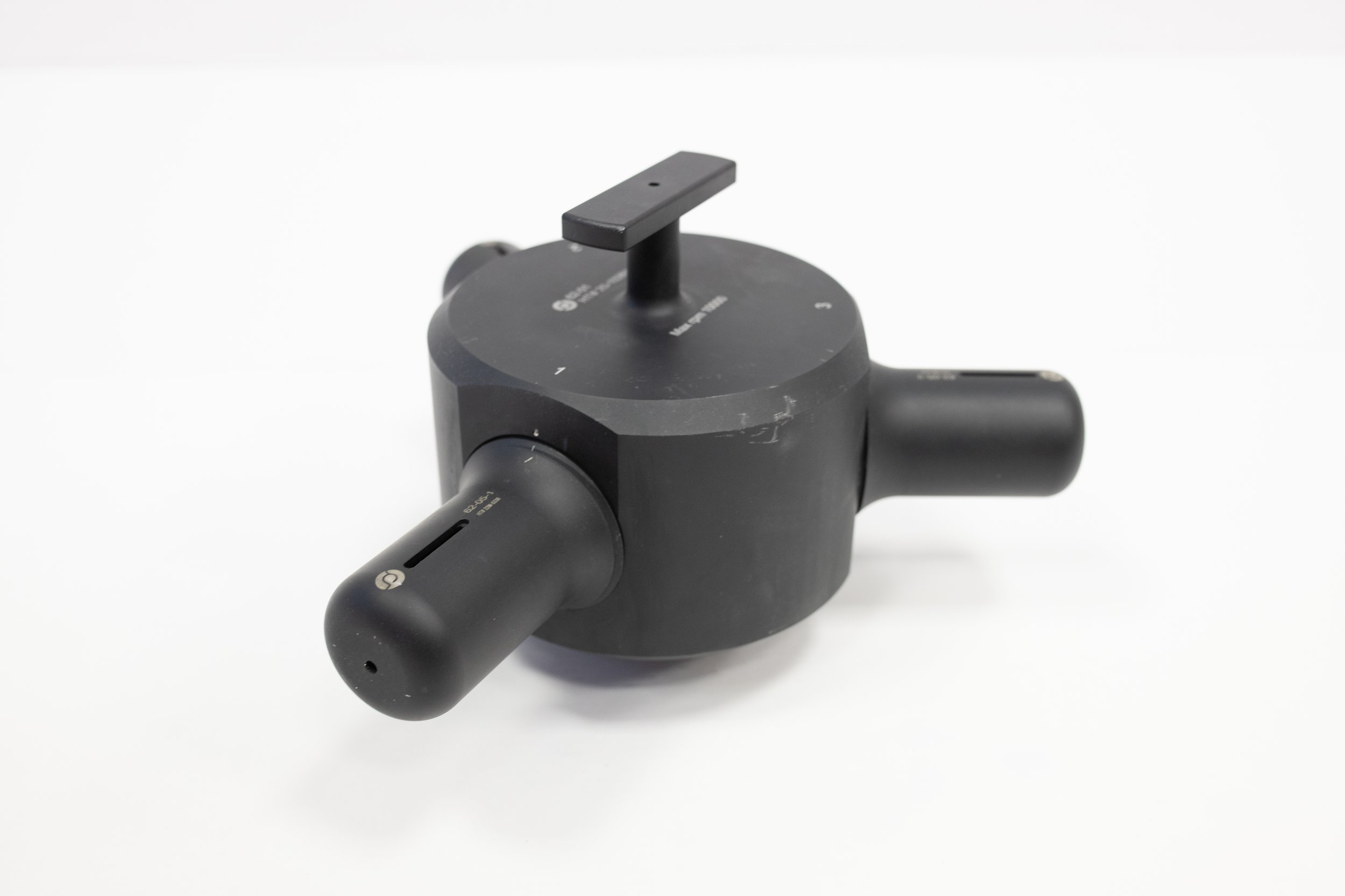 Three positions sample holder.