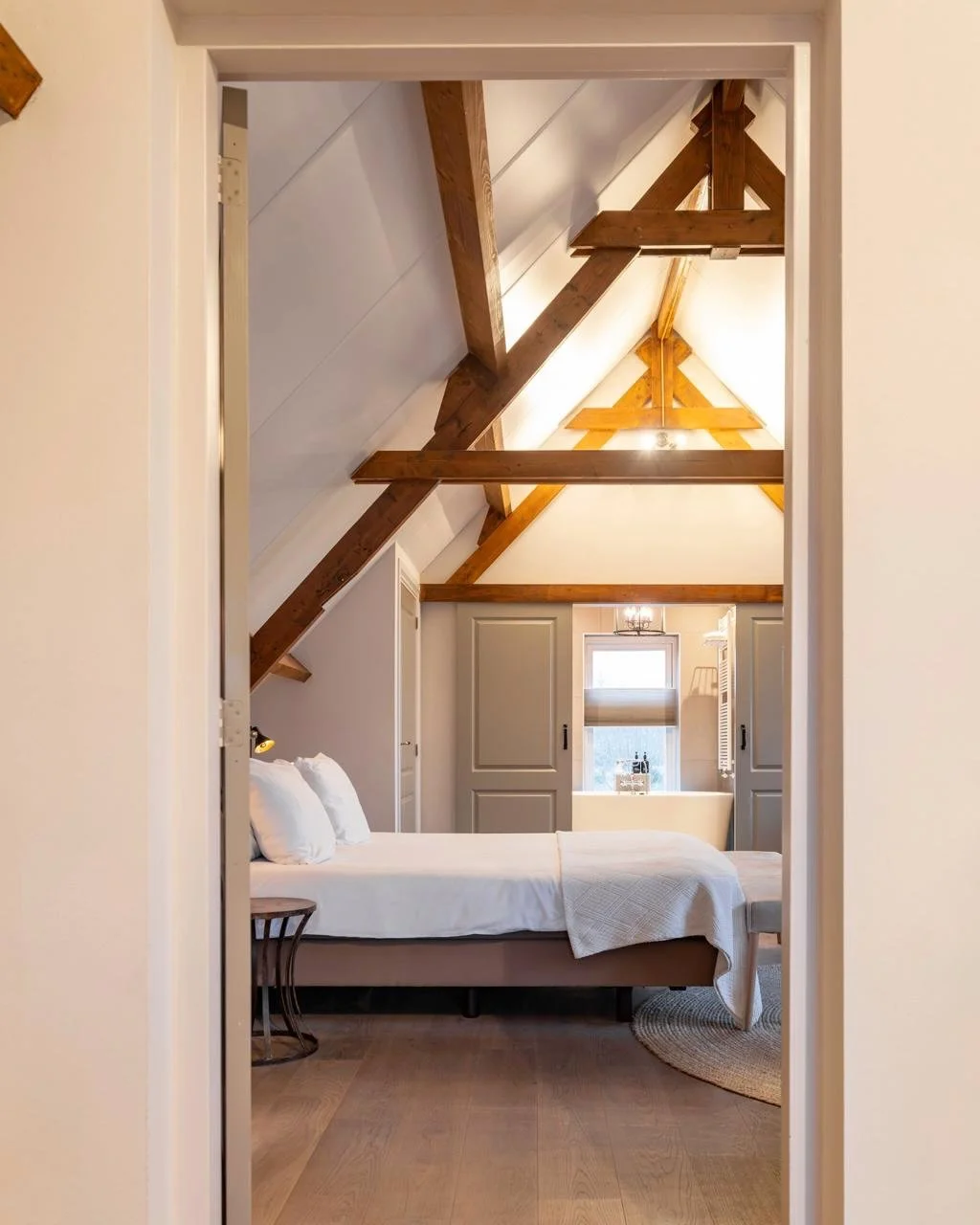 Fotografie voor hospitality met hart en ziel 🤍

Sommige plekken hoef je niet uit te leggen. Die moet je gewoon voelen.
Landgoedhotel Villa Magnolia in Oostkapelle is zo&rsquo;n plek.

Sinds vorig jaar mag ik voor deze bijzondere plek fotograferen. D