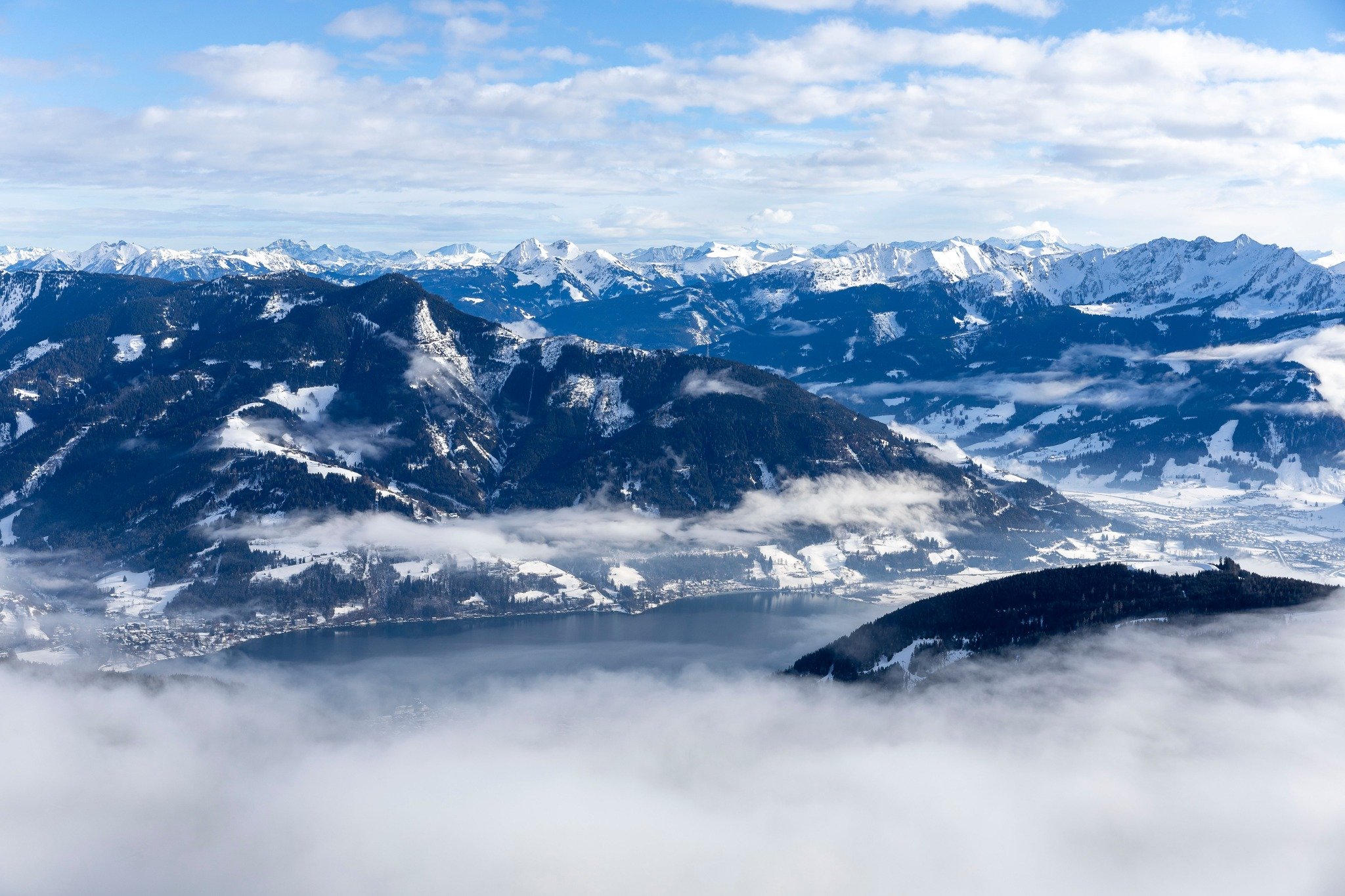 Zell am See! En Österrikisk klassiker!
•
•
#VisitAustria #ZellAmSee #TravelLifestyle #BeautifulDestinations #ScenicGetaways #Instatravelcommunity #ExploreMore #NatureEscape #Wanderer #traveladdict #lionalpinärbäst