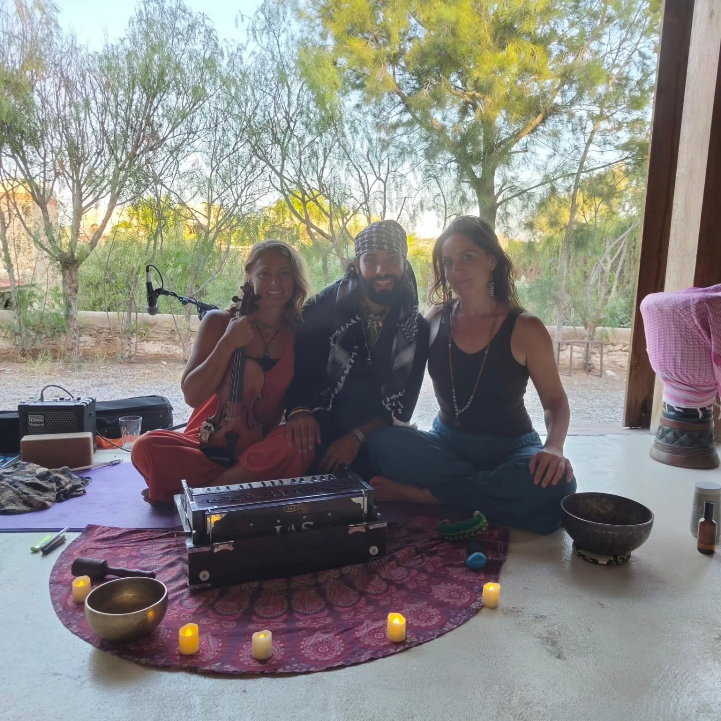 @lunawavesyoga  and @art_ismaiil  thank you both so, so much for coming all the way to our retreat last night and blessing us with your beautiful energies and good vibrations. It was truly a blessing to have you both with us . Grateful 💕💫💕💫💕💫🙏