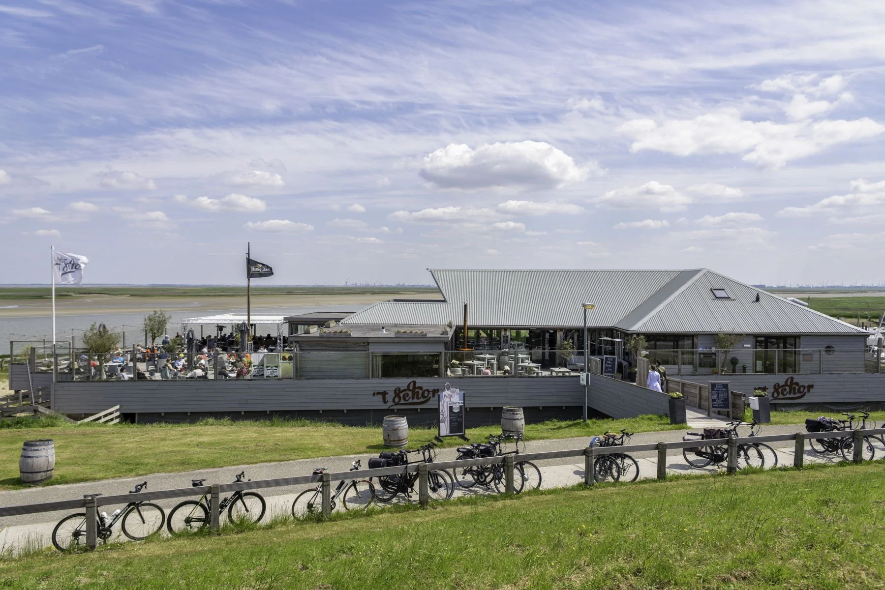 Paviljoen 't Schor op de dijk in Paal, Zeeuws-Vlaanderen