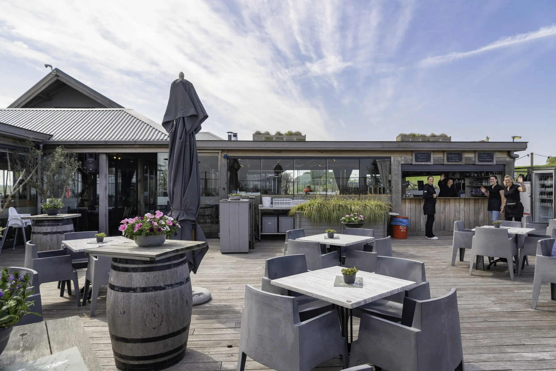 Terras van 't Schor met uitzicht over de Westerschelde