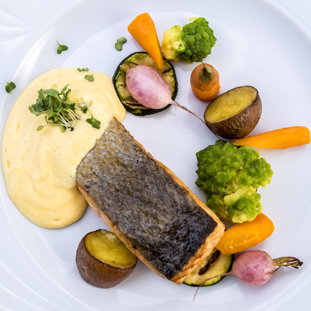 Visgerecht met seizoensgroenten bij restaurant 't Schor