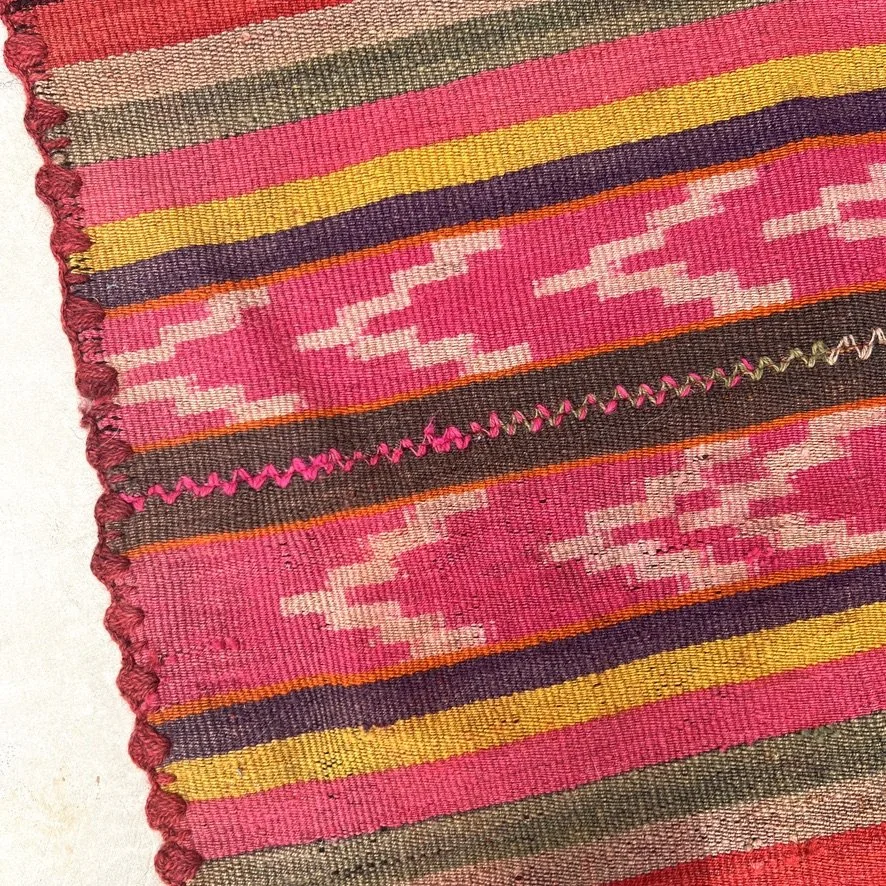 Vintage Frazada Peru bright colours closeup 4
