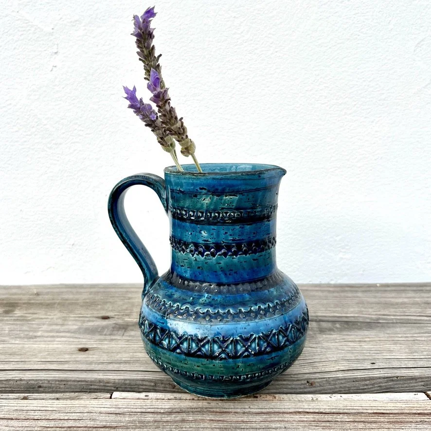 Aldo Londi Rimini Blu jug with flowers