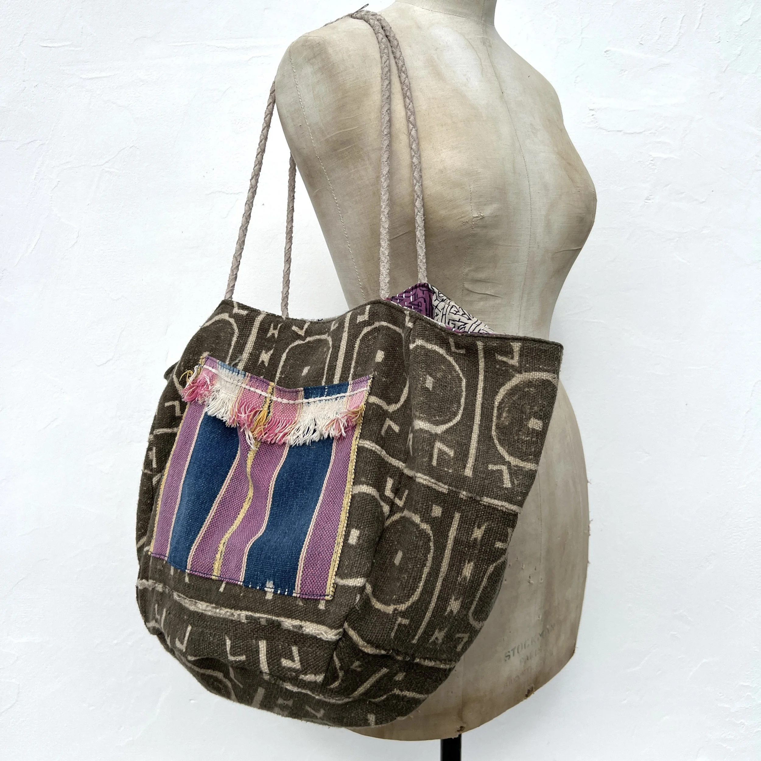 Reversible beach bag mud cloth on model