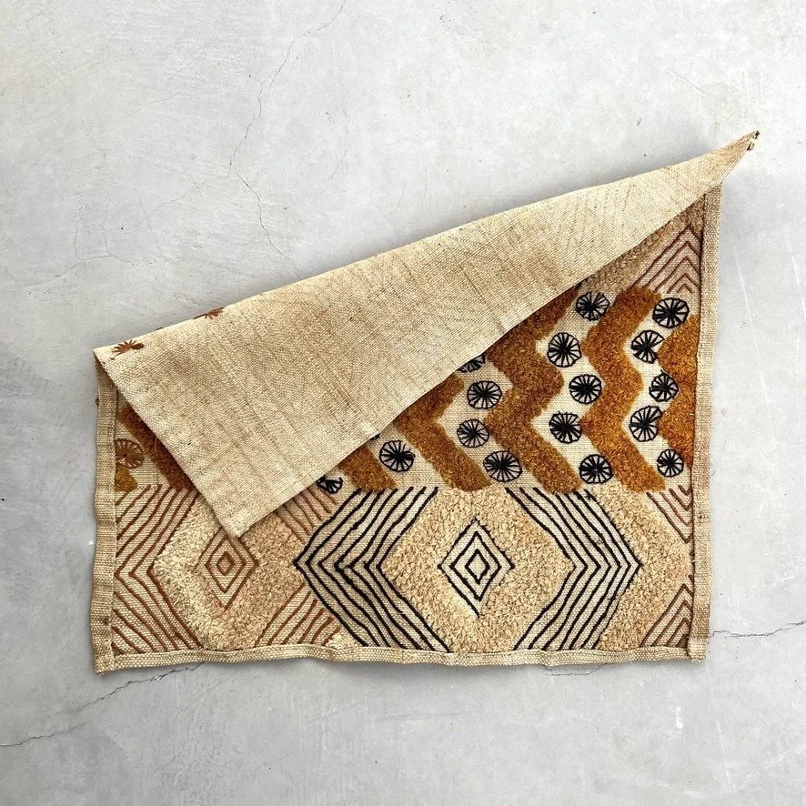 raffia textiles wheels shape corner folded over
