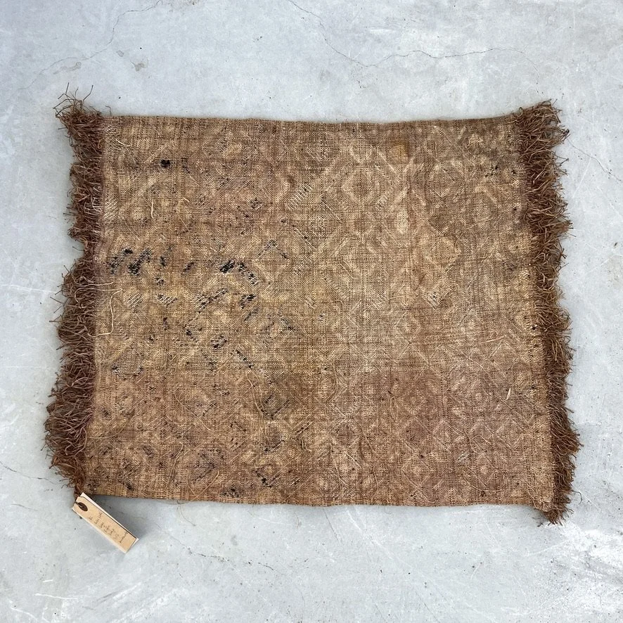 Kuba cloth large with fringe backside