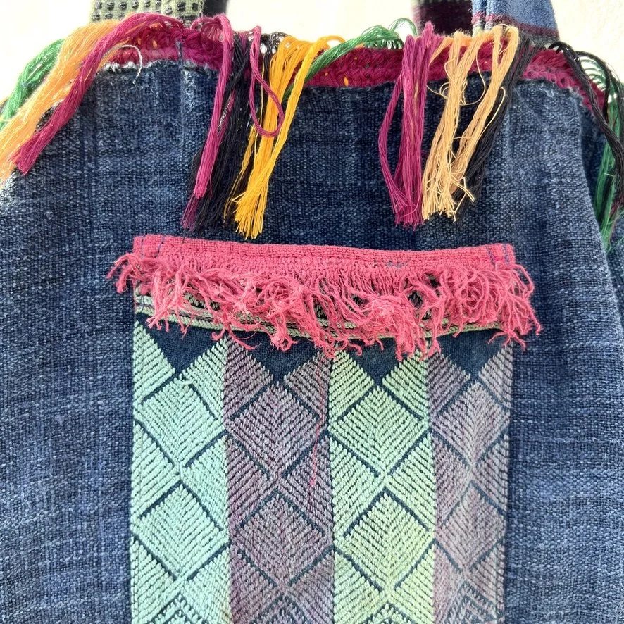 Reversible beach bag indigo hemp closeup