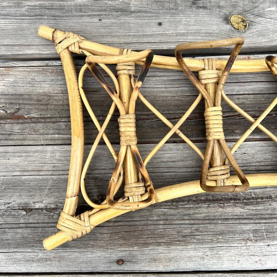 Vintage rattan coat rack closeup 3