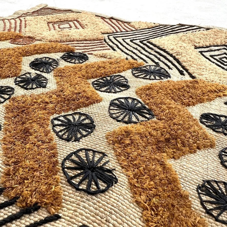 raffia textiles wheels shape closeup 1