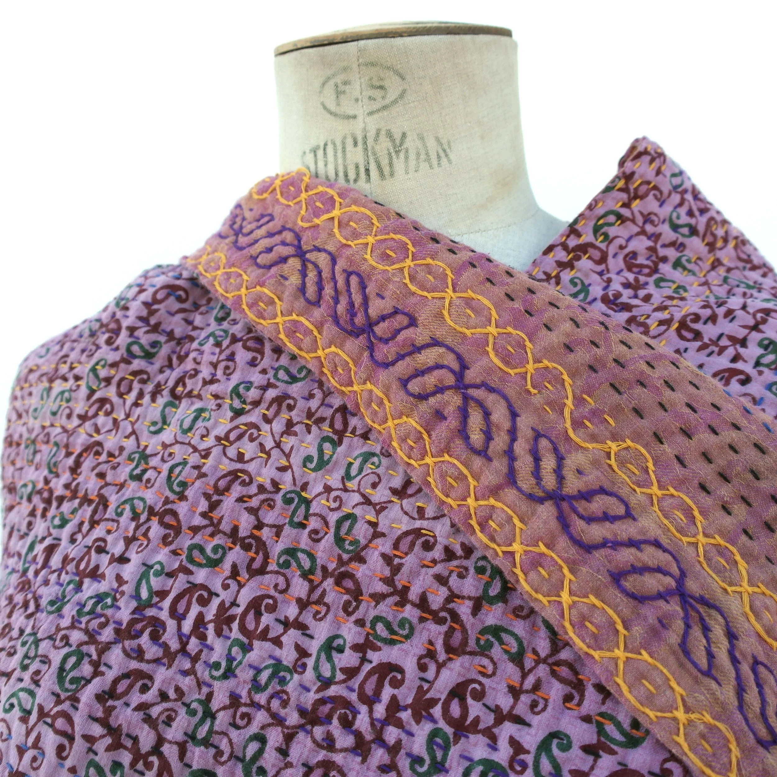 Kantha shawl Bangladesh pink closeup 2