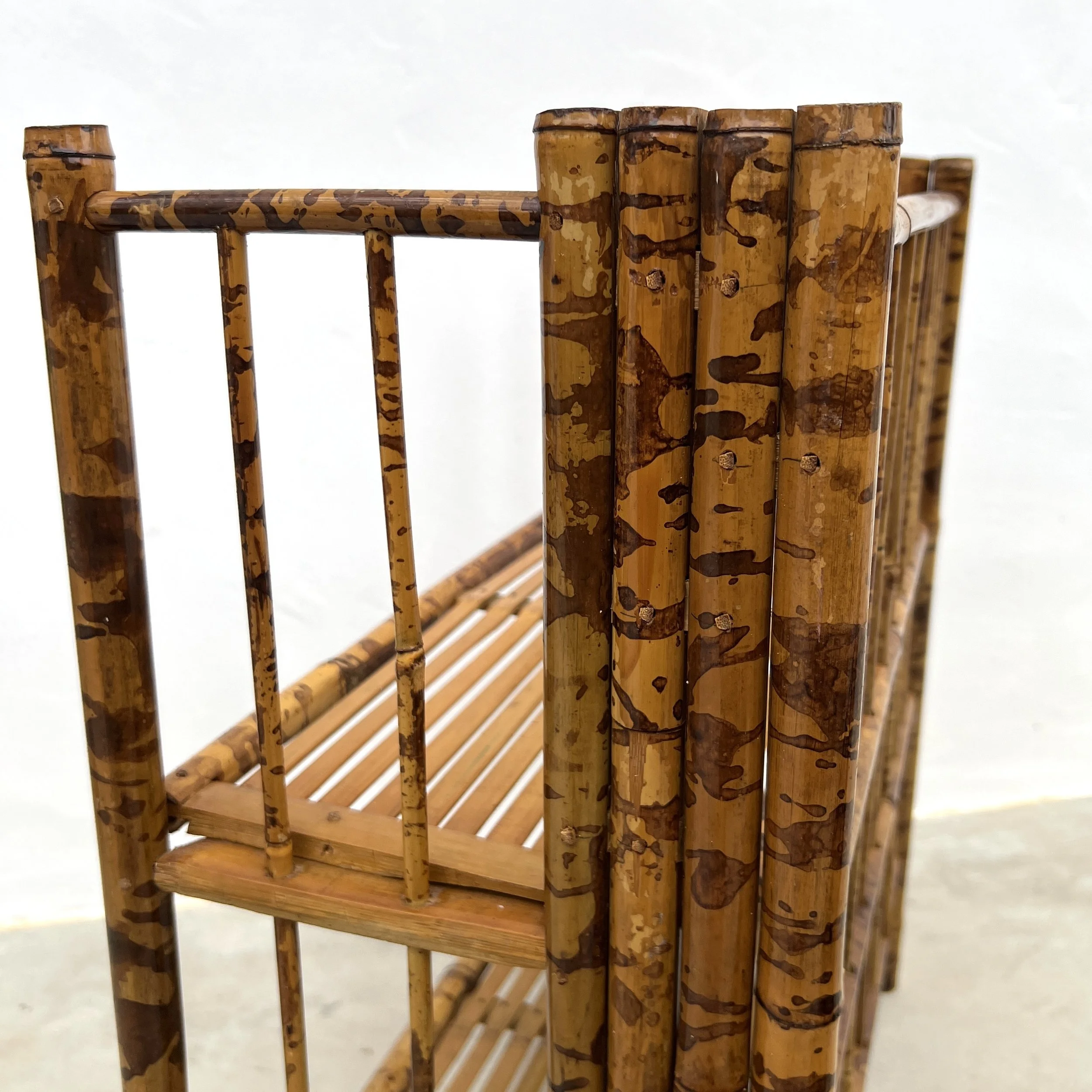 Two-tiered foldable tiger bamboo shelf side detail