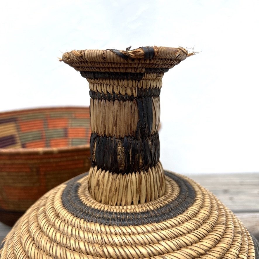 Tutsi basket Rwanda with lid closeup 3