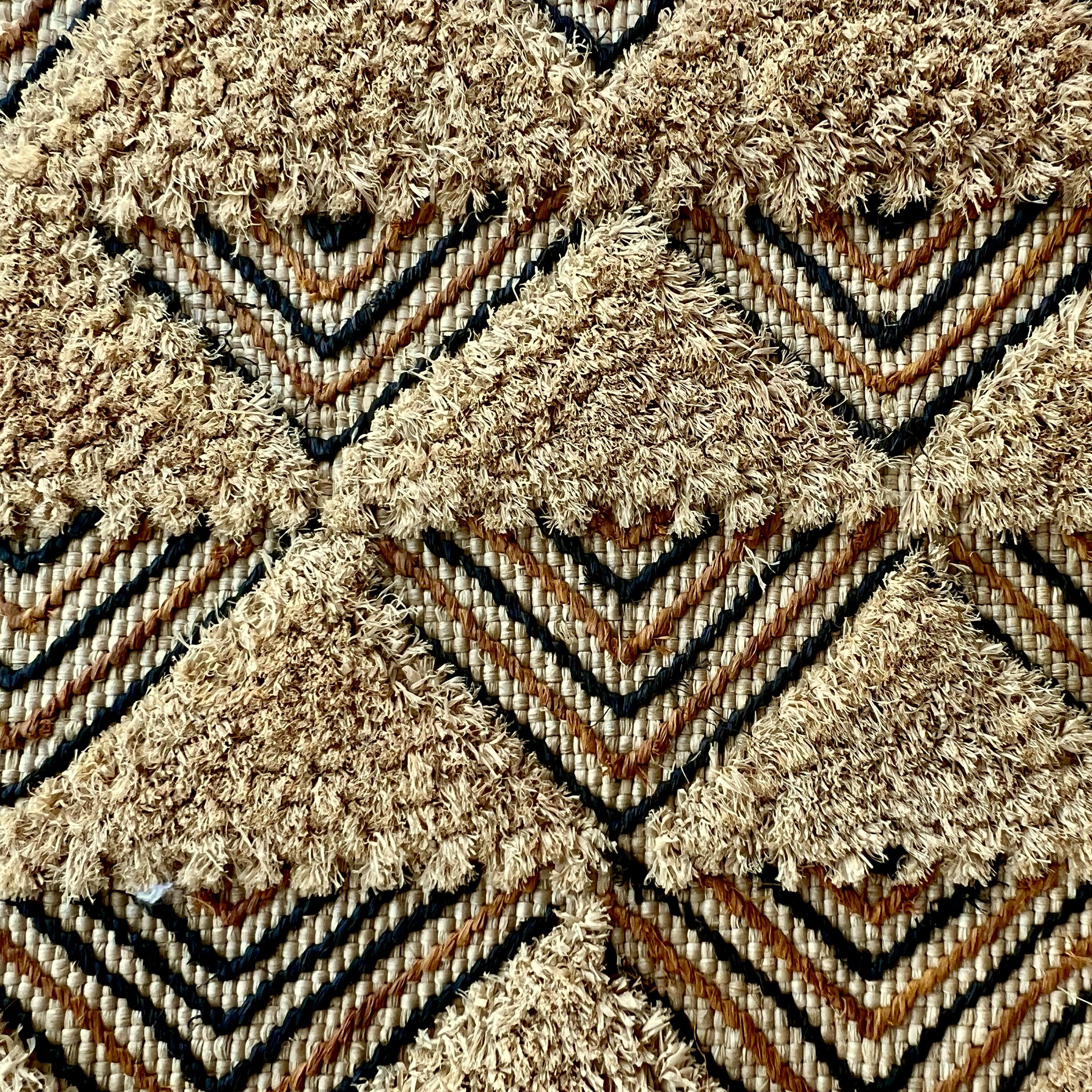 Kuba cloth small zigzag closeup 3