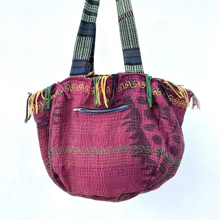 Reversible beach bag indigo hemp Kantha side