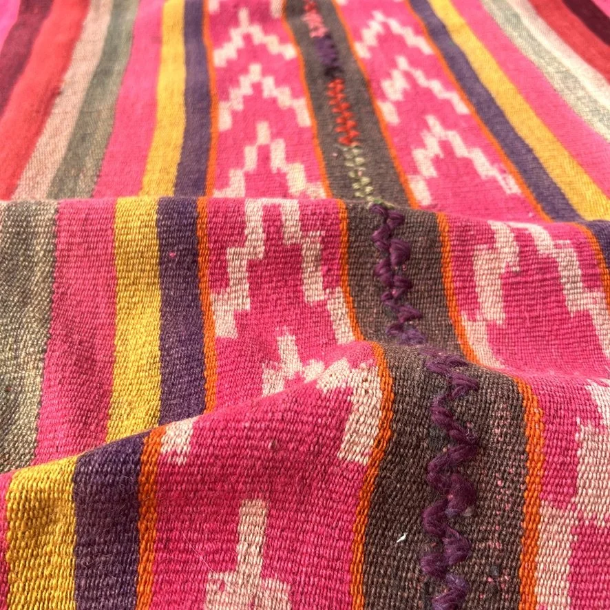 Vintage Frazada Peru bright colours closeup 3