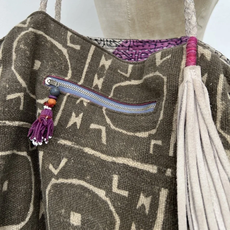 Reversible beach bag mud cloth zippered pocket closeup