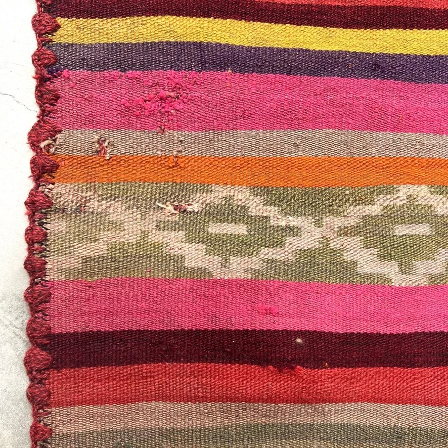 Vintage Frazada Peru bright colours closeup 4