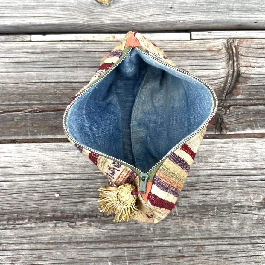 White Thai pouch lining